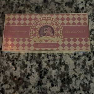 Zeesea Alice in Wonderland Eyeshadow Palette